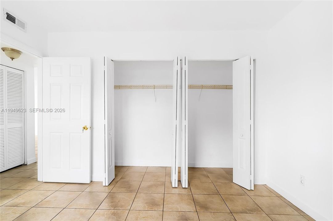 En Venta: $219,000 (2 camas, 2 baños, 949 Pies cuadrados)