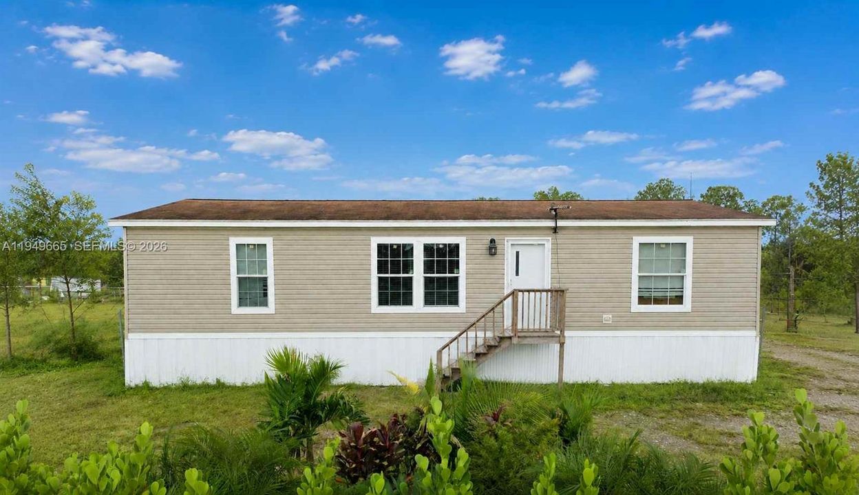 For Sale: $233,000 (3 beds, 2 baths, 1248 Square Feet)