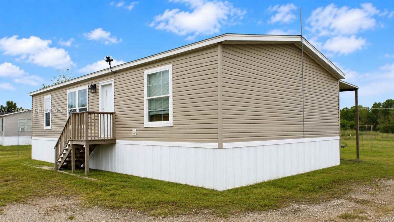 For Sale: $233,000 (3 beds, 2 baths, 1248 Square Feet)
