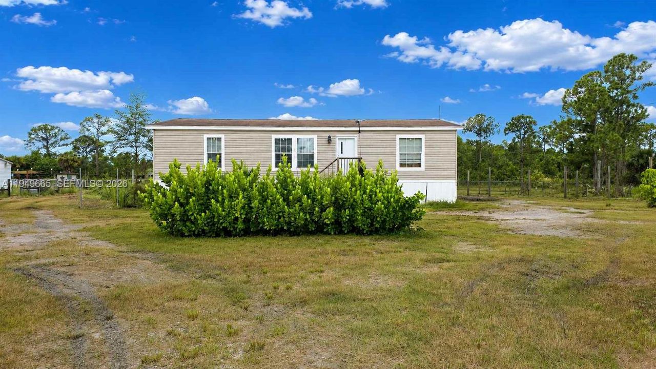 For Sale: $233,000 (3 beds, 2 baths, 1248 Square Feet)