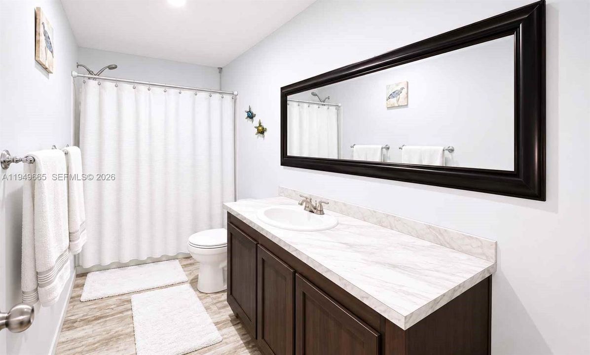 For Sale: $233,000 (3 beds, 2 baths, 1248 Square Feet)
