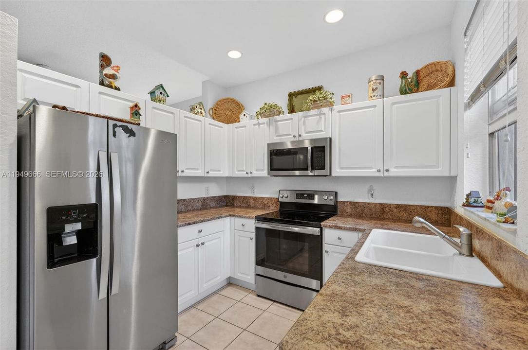 Activo con contrato: $399,000 (3 camas, 2 baños, 1174 Pies cuadrados)
