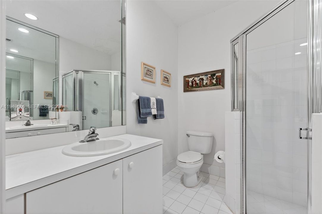 Activo con contrato: $399,000 (3 camas, 2 baños, 1174 Pies cuadrados)