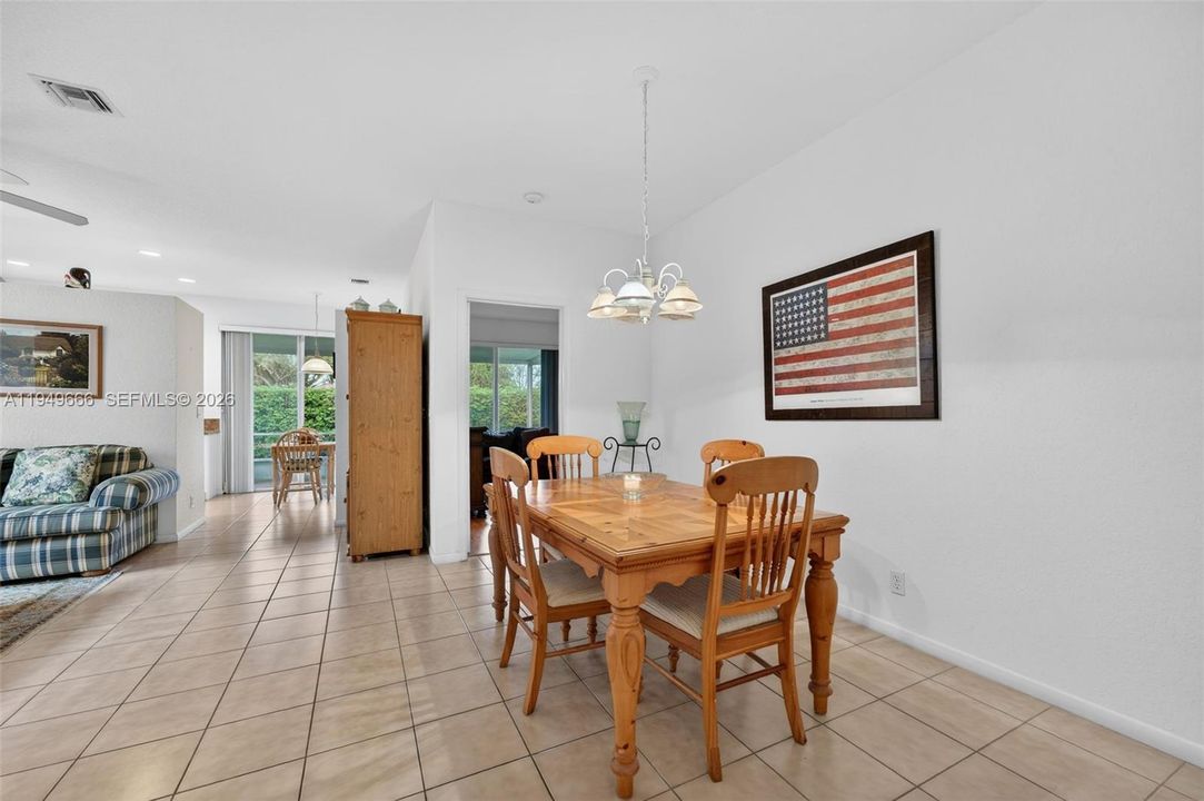 Activo con contrato: $399,000 (3 camas, 2 baños, 1174 Pies cuadrados)