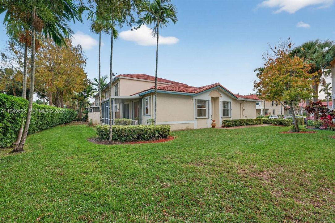 Activo con contrato: $399,000 (3 camas, 2 baños, 1174 Pies cuadrados)