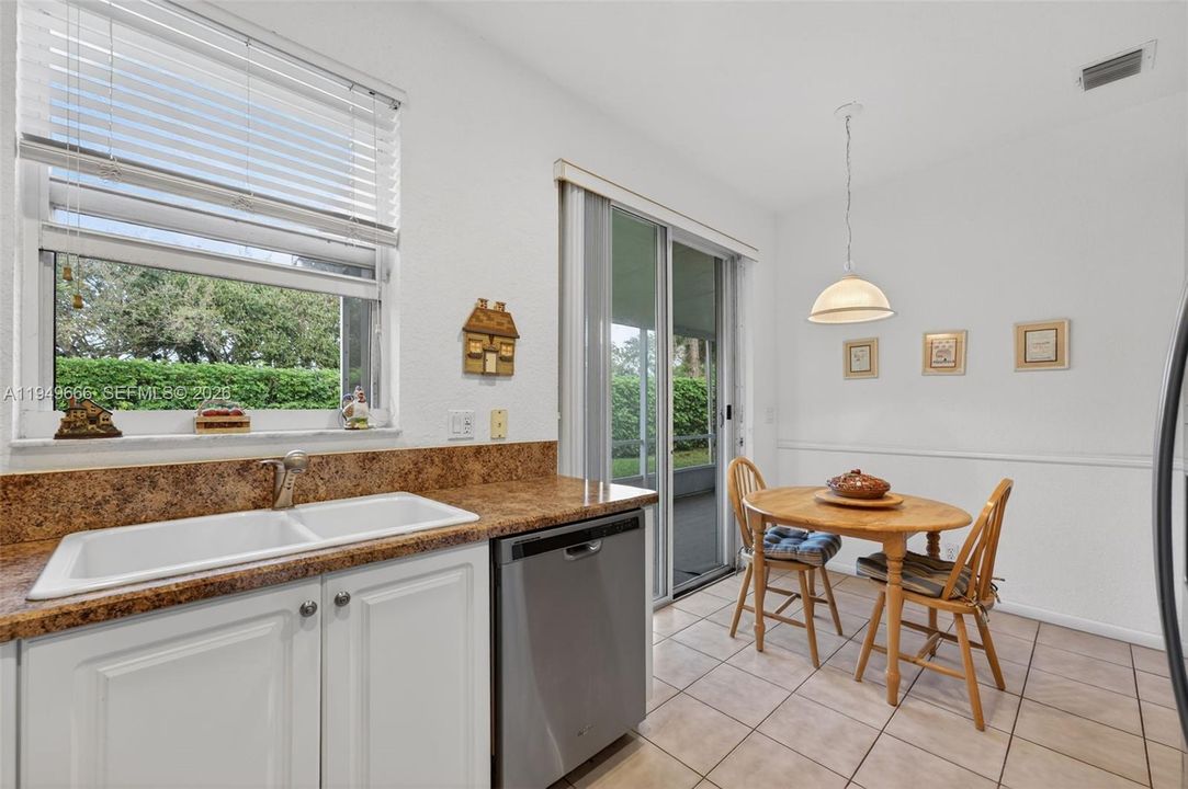 Activo con contrato: $399,000 (3 camas, 2 baños, 1174 Pies cuadrados)