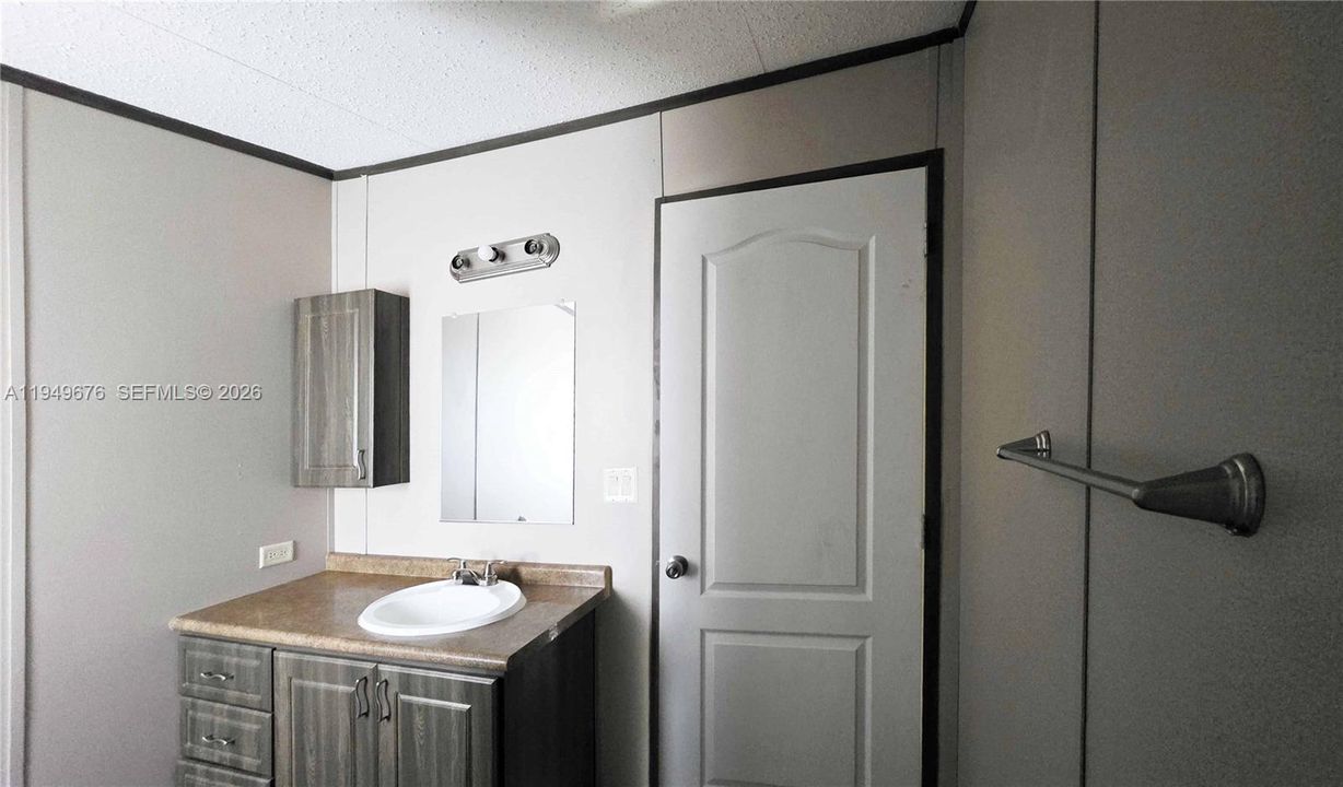 На продажу: $259,400 (3 спален, 2 ванн, 0 Квадратных фут)
