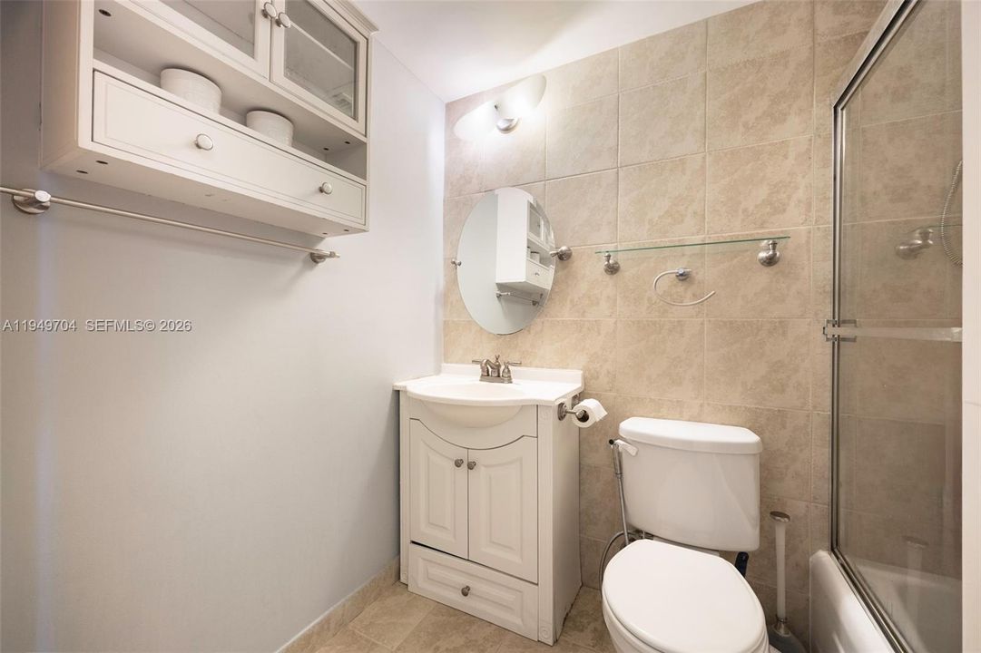 For Sale: $305,000 (2 beds, 2 baths, 1020 Square Feet)
