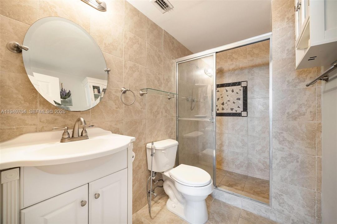 For Sale: $305,000 (2 beds, 2 baths, 1020 Square Feet)