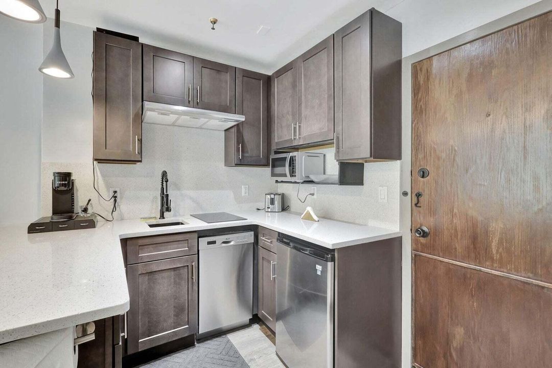 235 Sunrise Ave., 2241
