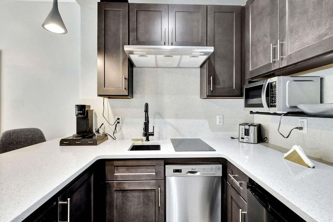 235 Sunrise Ave., 2241