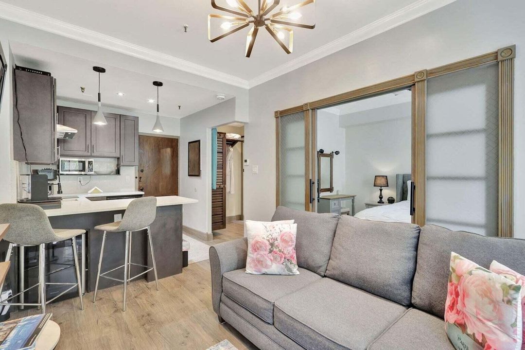 235 Sunrise Ave., 2241