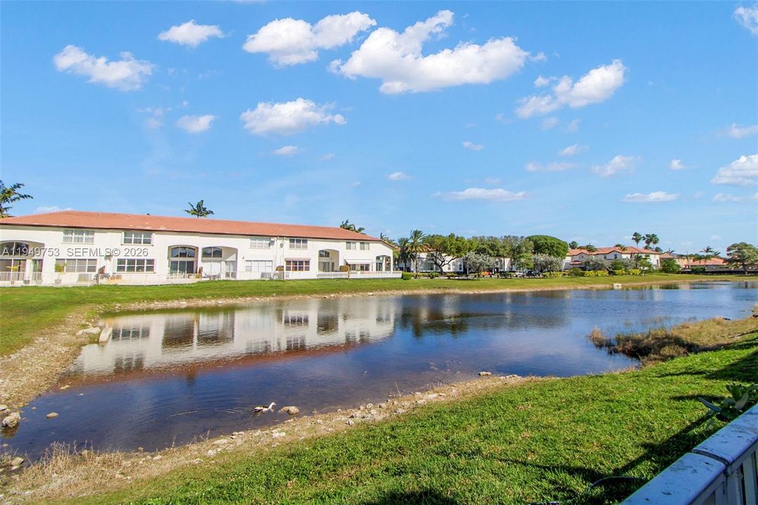 На продажу: $599,000 (3 спален, 2 ванн, 1690 Квадратных фут)