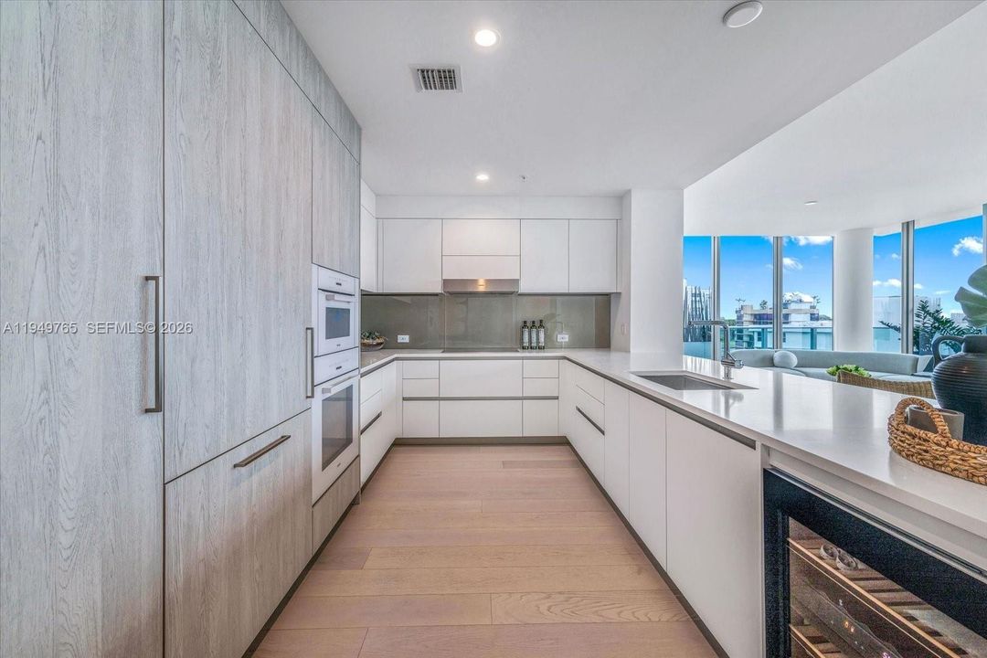 For Sale: $2,999,000 (3 beds, 3 baths, 2068 Square Feet)