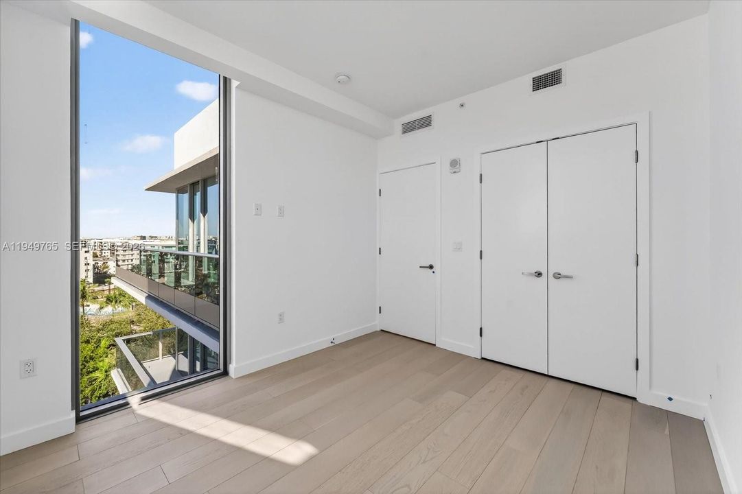 For Sale: $2,999,000 (3 beds, 3 baths, 2068 Square Feet)