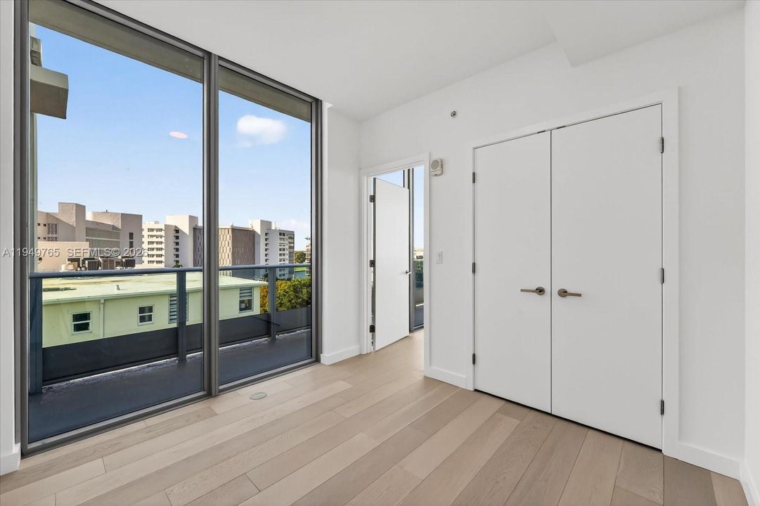 For Sale: $2,999,000 (3 beds, 3 baths, 2068 Square Feet)