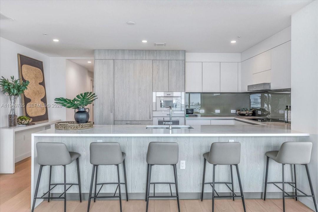 For Sale: $2,999,000 (3 beds, 3 baths, 2068 Square Feet)