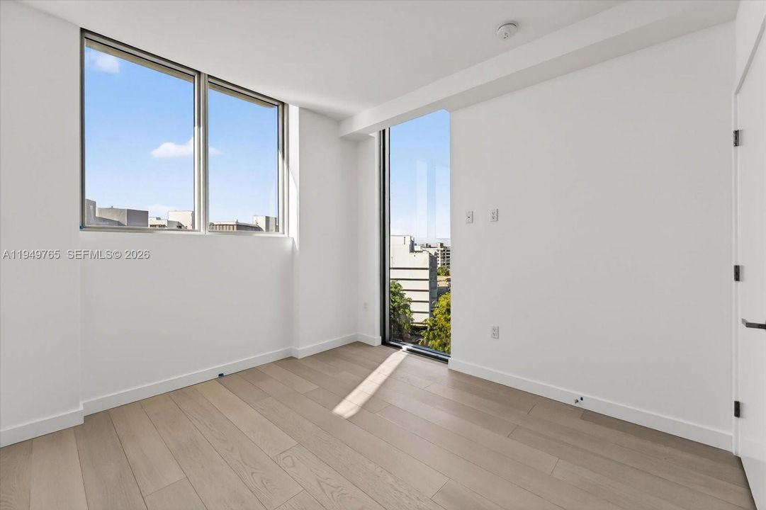 For Sale: $2,999,000 (3 beds, 3 baths, 2068 Square Feet)