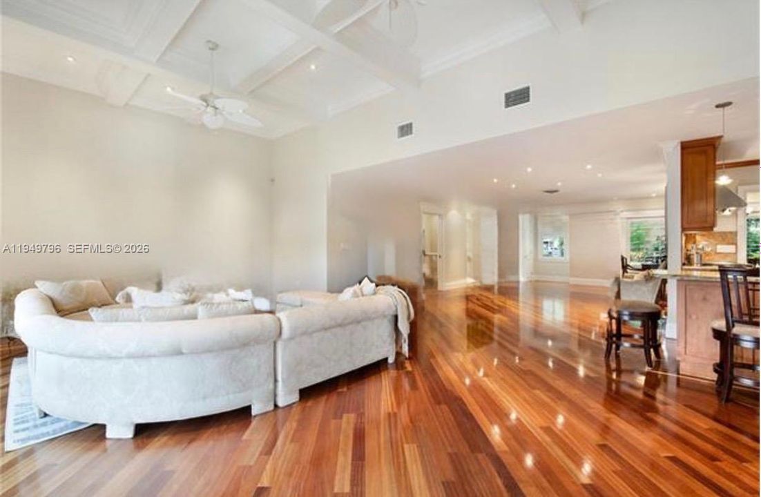 Vendido Recientemente: $3,750,000 (4 camas, 4 baños, 0 Pies cuadrados)