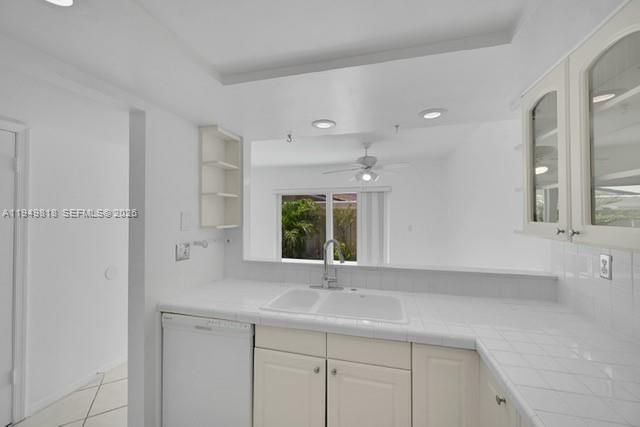На продажу: $435,000 (2 спален, 2 ванн, 1500 Квадратных фут)