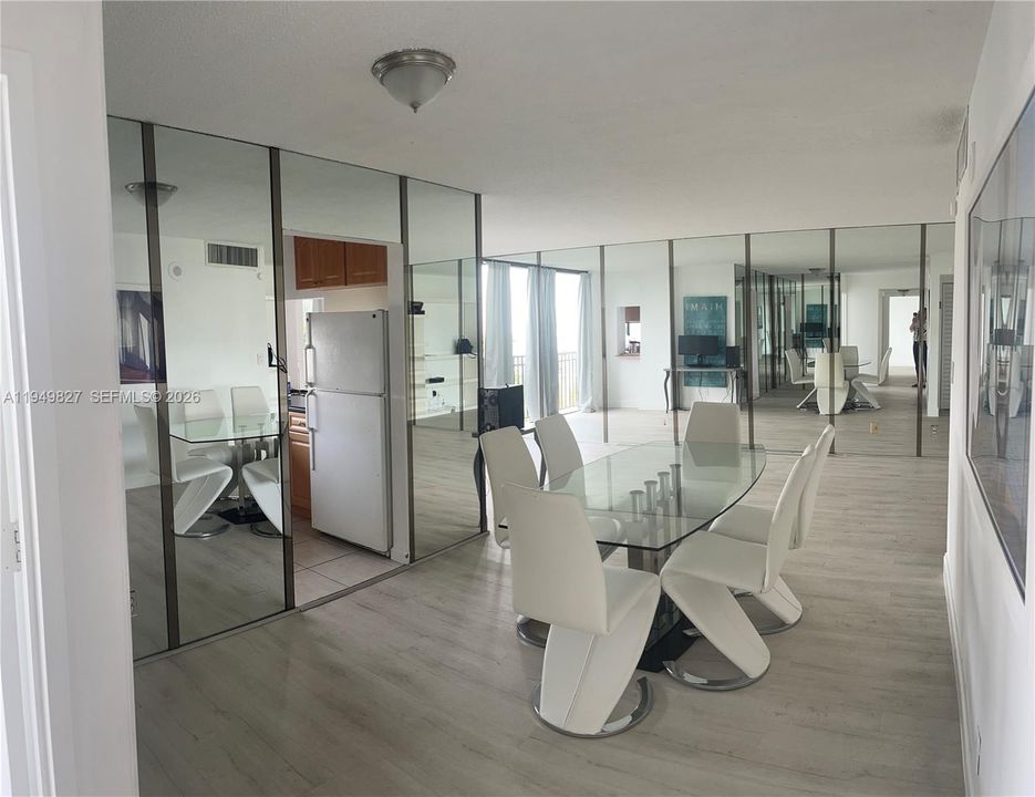 For Sale: $343,500 (2 beds, 2 baths, 1031 Square Feet)
