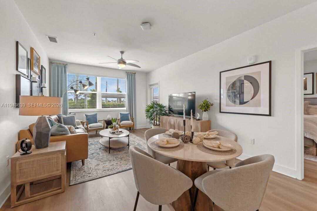 For Rent: $2,200 (1 beds, 1 baths, 828 Square Feet)