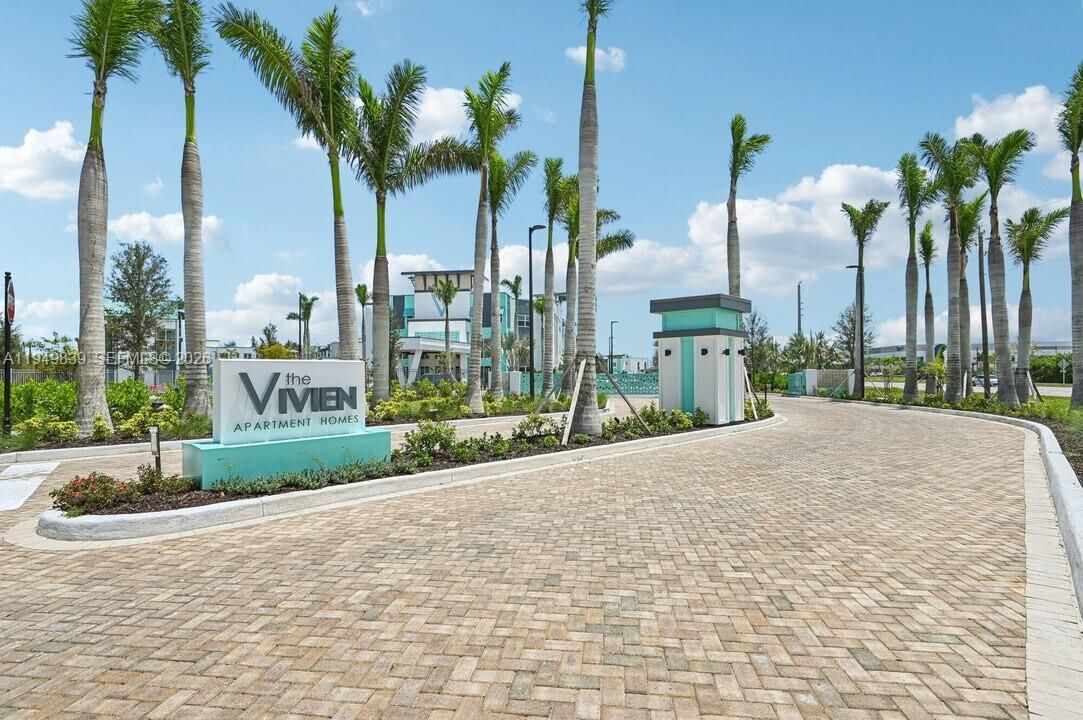 For Rent: $2,200 (1 beds, 1 baths, 828 Square Feet)