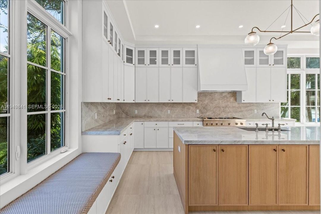 Active With Contract: $6,490,000 (7 beds, 7 baths, 0 Square Feet)