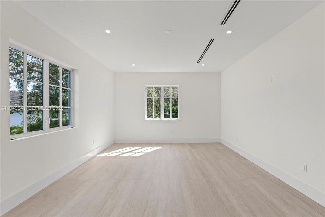 Active With Contract: $6,490,000 (7 beds, 7 baths, 0 Square Feet)