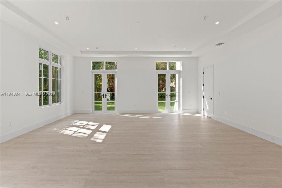 Active With Contract: $6,490,000 (7 beds, 7 baths, 0 Square Feet)