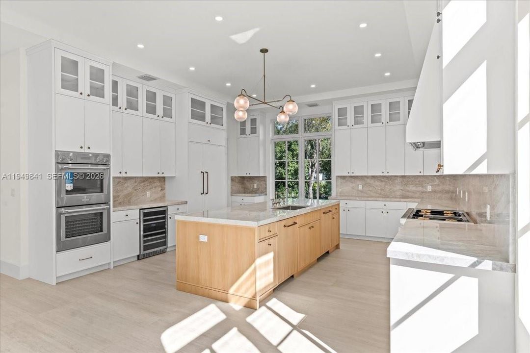 Active With Contract: $6,490,000 (7 beds, 7 baths, 0 Square Feet)