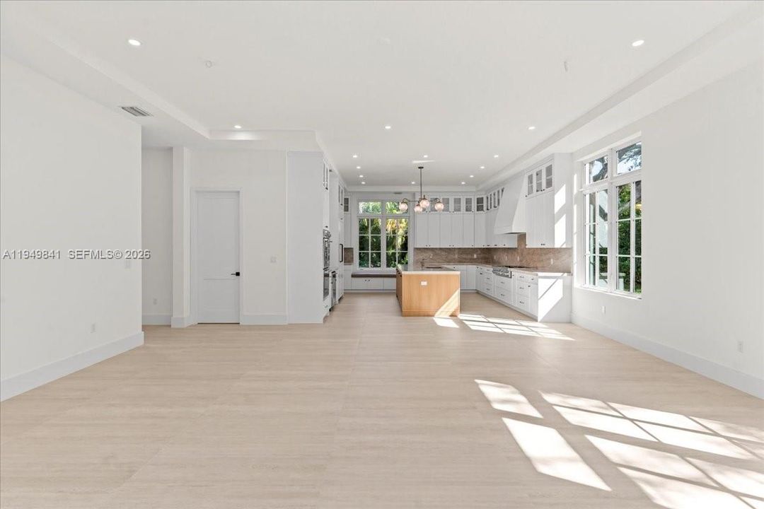 Active With Contract: $6,490,000 (7 beds, 7 baths, 0 Square Feet)