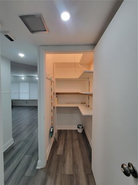 На продажу: $164,900 (2 спален, 2 ванн, 1000 Квадратных фут)