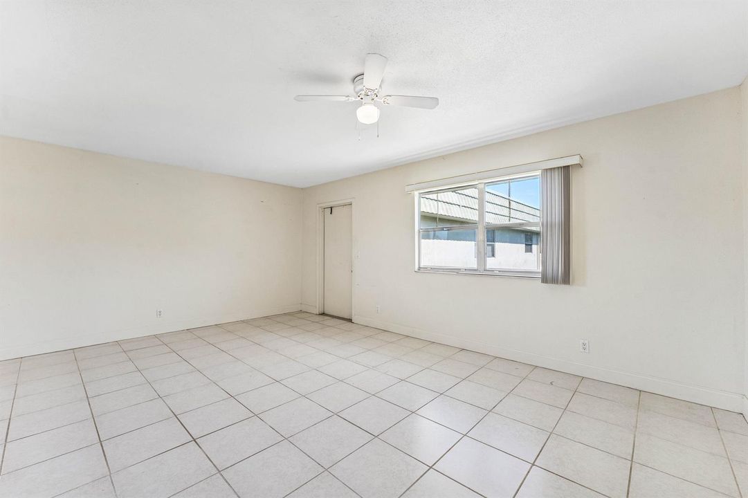 005-426FlandersWay-DelrayBeach-FL-33484-