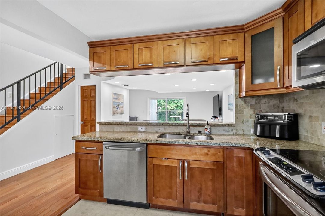 For Sale: $470,000 (2 beds, 2 baths, 1495 Square Feet)