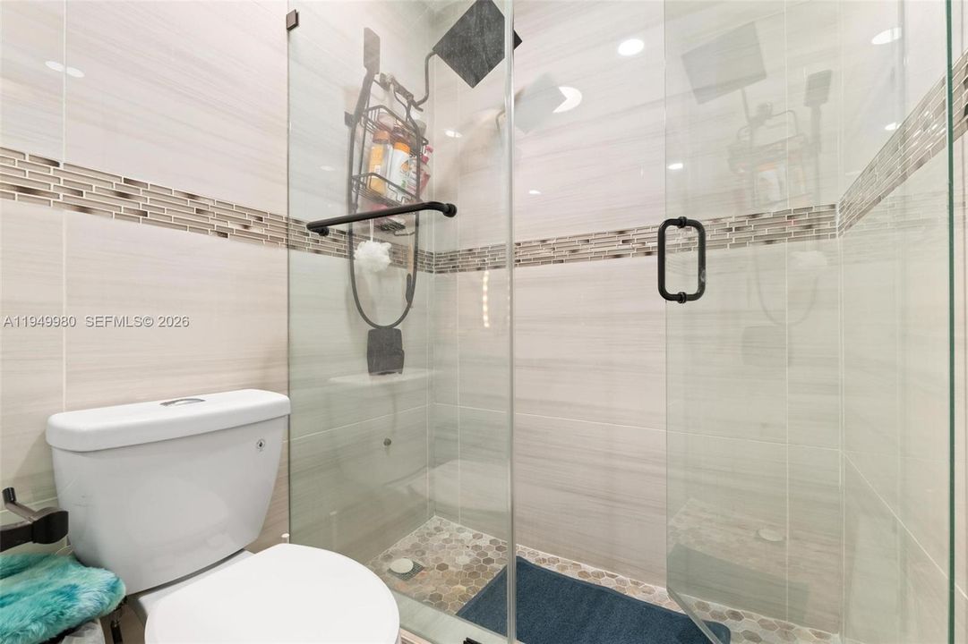 En Venta: $260,000 (2 camas, 2 baños, 816 Pies cuadrados)