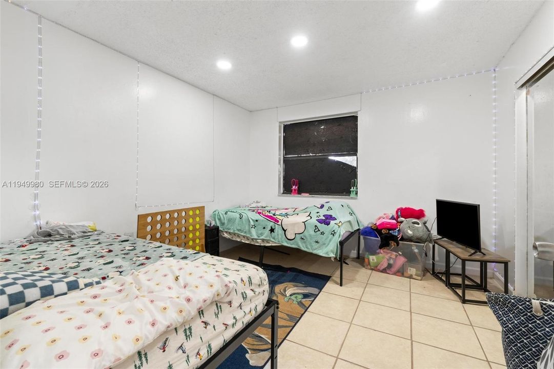 En Venta: $260,000 (2 camas, 2 baños, 816 Pies cuadrados)