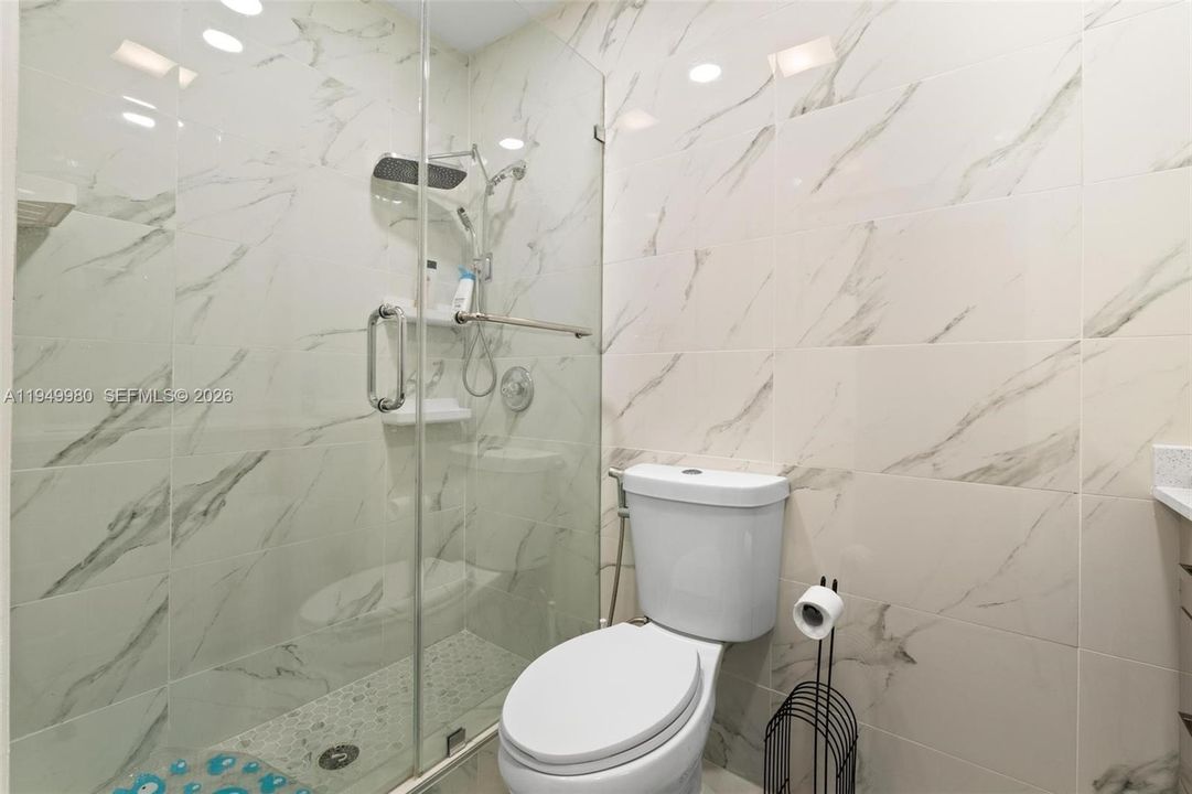 En Venta: $260,000 (2 camas, 2 baños, 816 Pies cuadrados)