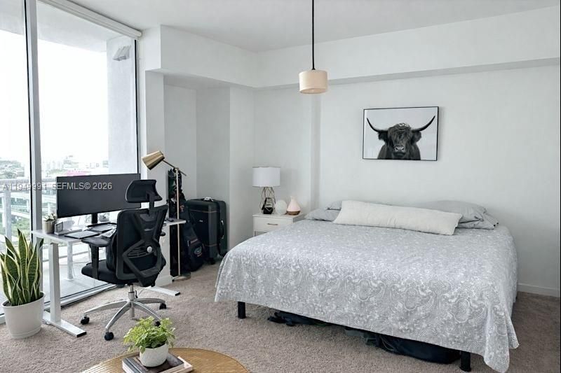 For Sale: $363,000 (1 beds, 1 baths, 698 Square Feet)