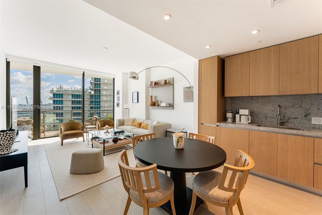 For Sale: $1,450,000 (1 beds, 1 baths, 1000 Square Feet)