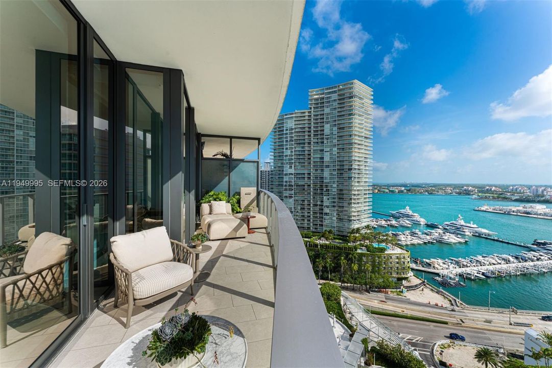 For Sale: $1,450,000 (1 beds, 1 baths, 1000 Square Feet)
