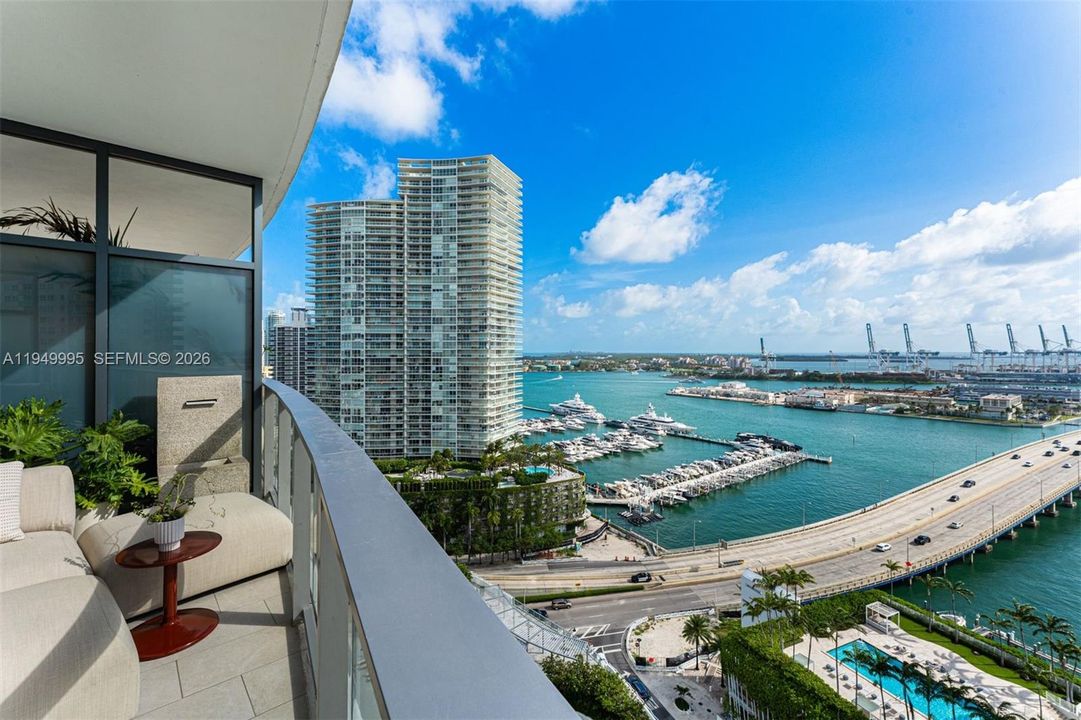 For Sale: $1,450,000 (1 beds, 1 baths, 1000 Square Feet)
