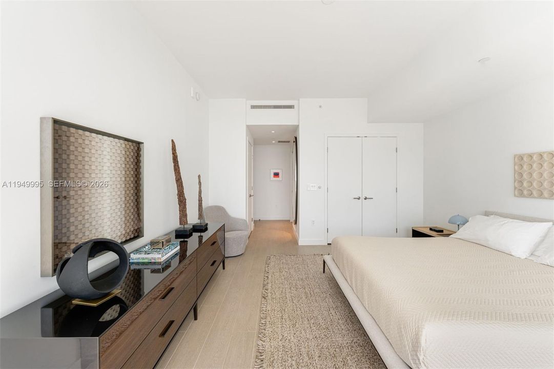 For Sale: $1,450,000 (1 beds, 1 baths, 1000 Square Feet)
