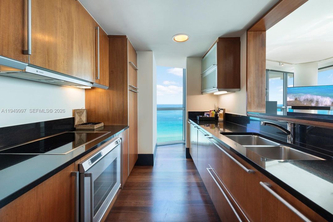 Vendido Recientemente: $5,700,000 (2 camas, 2 baños, 1141 Pies cuadrados)
