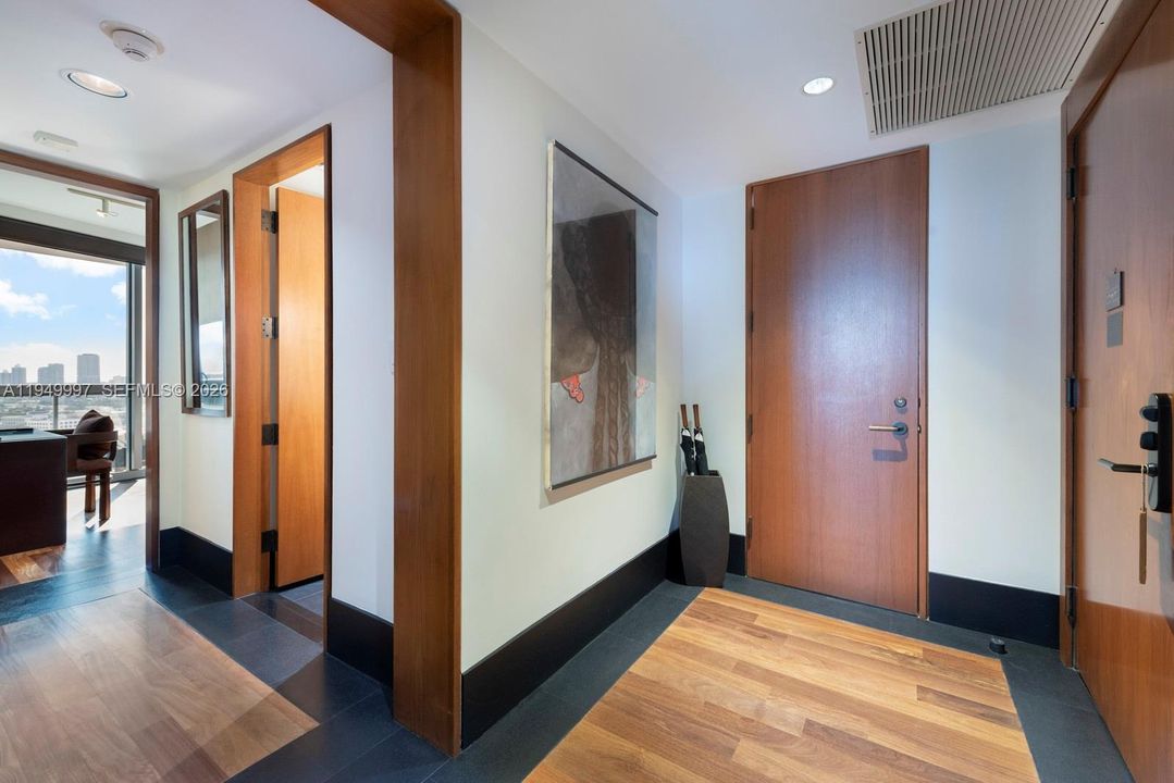 Vendido Recientemente: $5,700,000 (2 camas, 2 baños, 1141 Pies cuadrados)