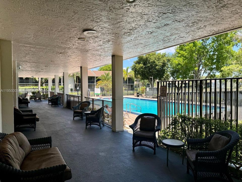 Activo con contrato: $254,900 (2 camas, 2 baños, 1200 Pies cuadrados)