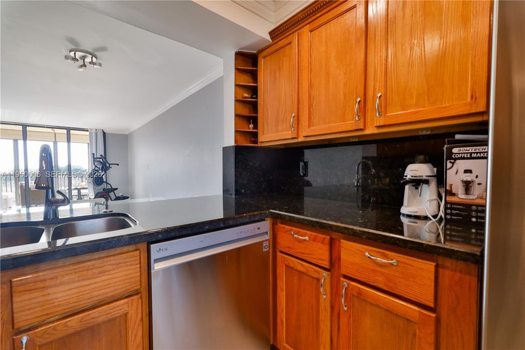 Activo con contrato: $254,900 (2 camas, 2 baños, 1200 Pies cuadrados)