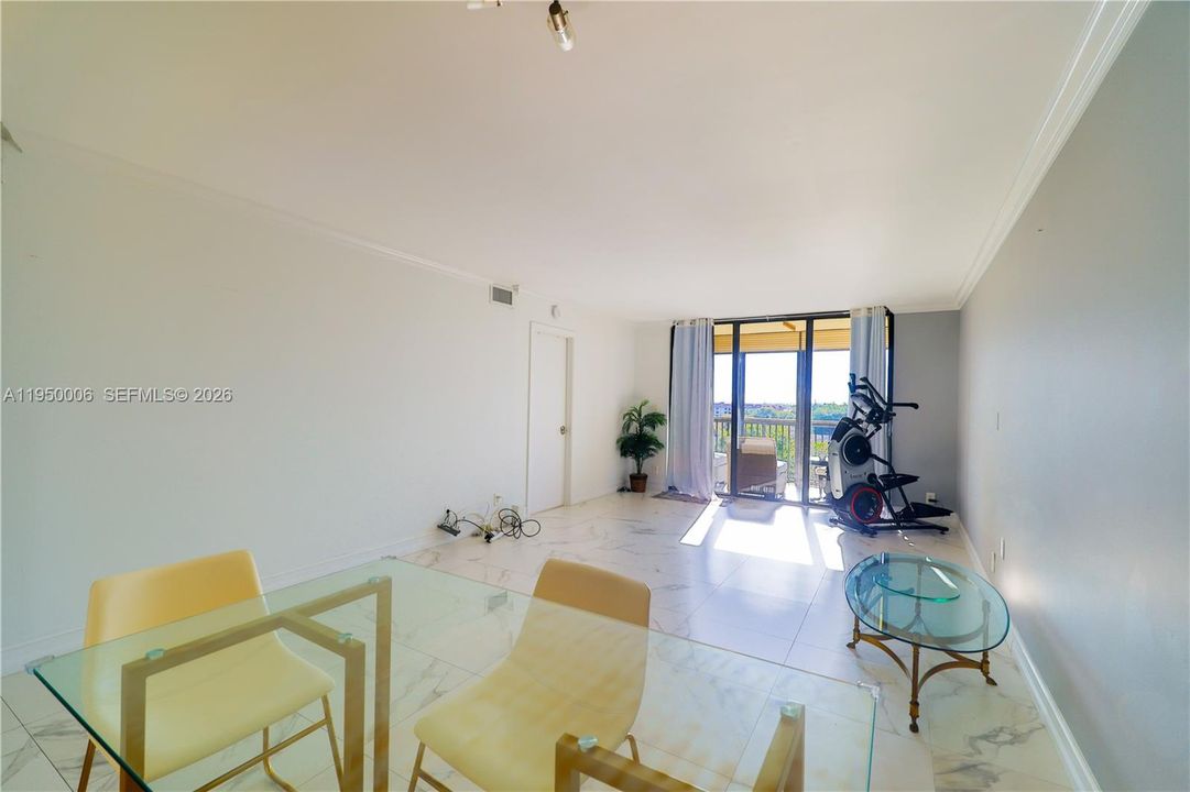 Activo con contrato: $254,900 (2 camas, 2 baños, 1200 Pies cuadrados)