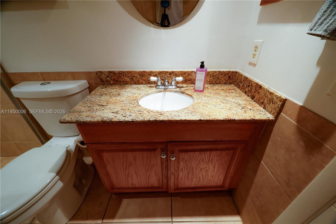 Activo con contrato: $254,900 (2 camas, 2 baños, 1200 Pies cuadrados)