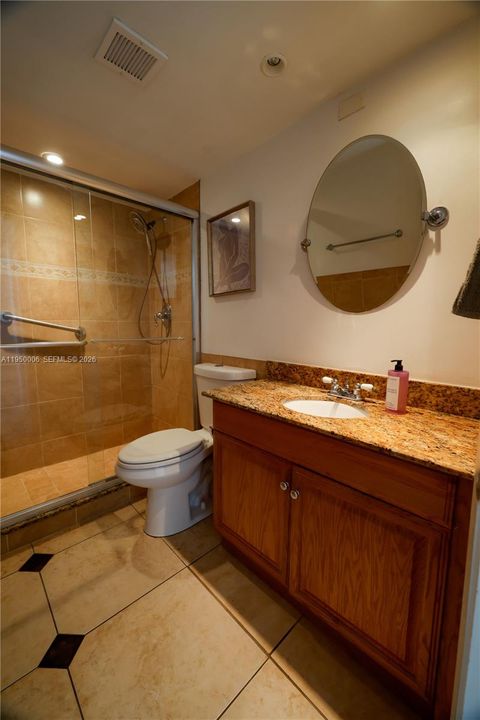 Activo con contrato: $254,900 (2 camas, 2 baños, 1200 Pies cuadrados)